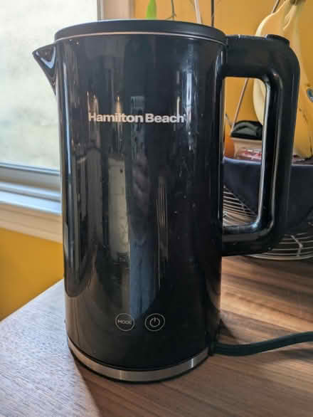 Photo of free Leaky* electric kettle (Chinatown / Little Italy) #1