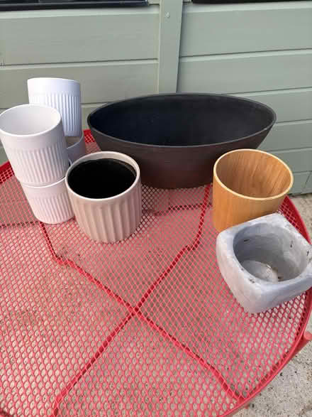 Photo of free Various pots (Burgess Hill RH15) #1
