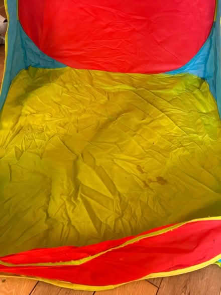 Photo of free Pop-up Play Tent (Hemel, HP3) #2