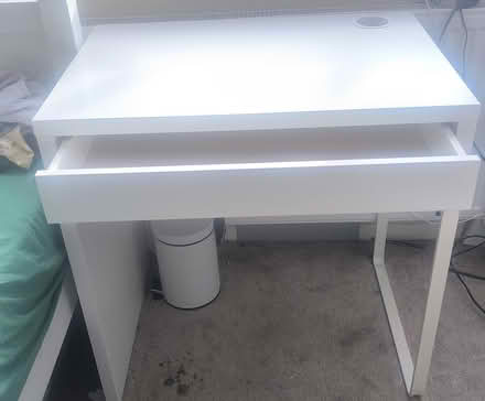 Photo of free Ikea Micke desk (Surbiton KT6) #3