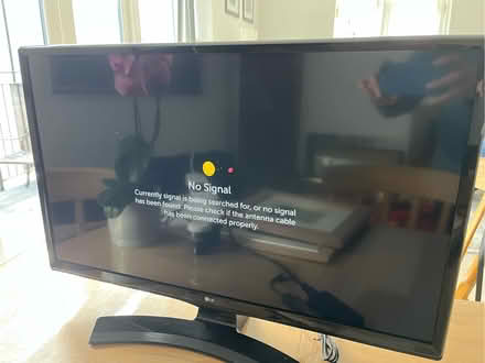 Photo of free 28” LG television (Surbiton KT6) #2