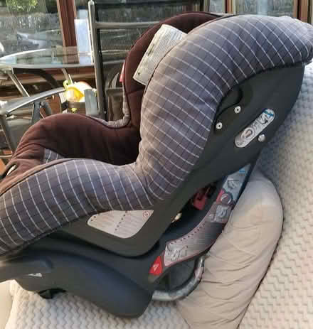 Photo of free Child's Car Seat (Hermiston EH14) #2