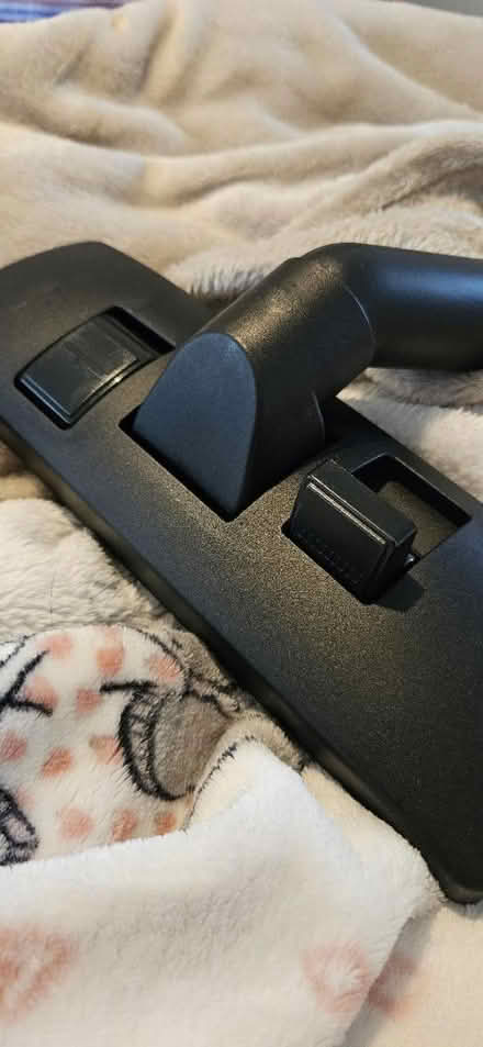 Photo of free Universal vacuum head (Hook RG27) #1