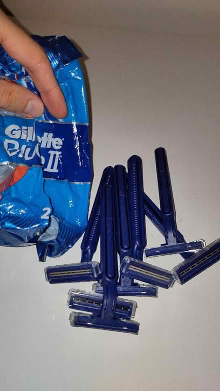 Photo of free Disposable razers (Kendal LA9) #1