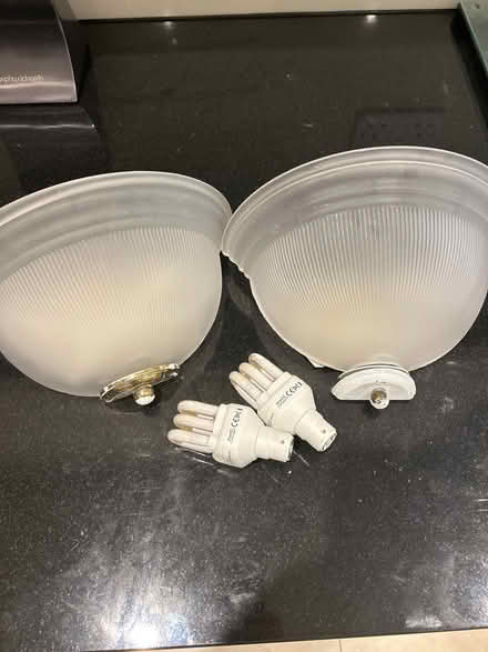 Photo of free Glass wall light fittings working (Tunbridge Wells) #1