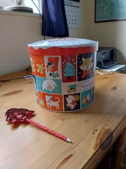 Photo of free christmas tin (Dronfield Woodhouse S18) #2