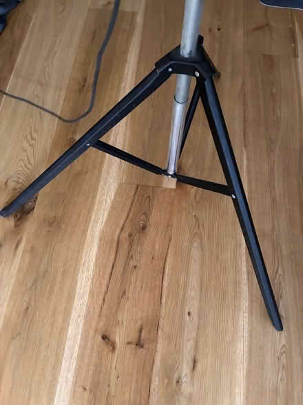 Photo of free Light (Wandsworth SW18) #2