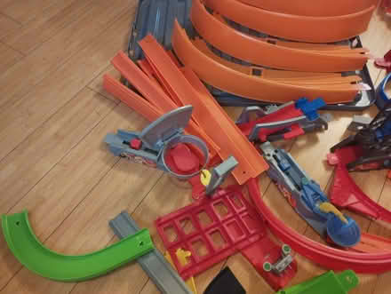 Photo of free Hot wheels tracks (Sandhills OX3) #4