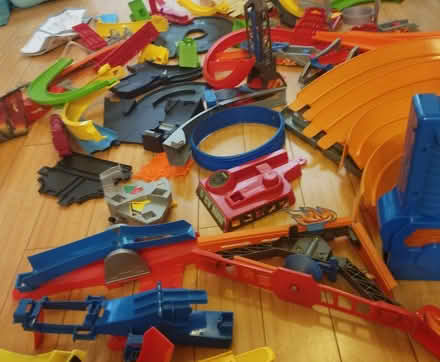 Photo of free Hot wheels tracks (Sandhills OX3) #1