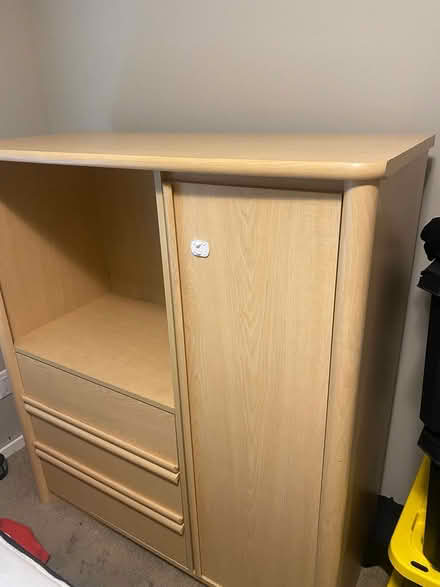 Photo of free Dresser/ desk (865 panet road, Winnipeg) #1