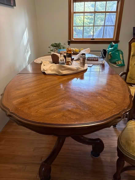 Photo of free Table and 4 chairs (Twp of Washington) #2