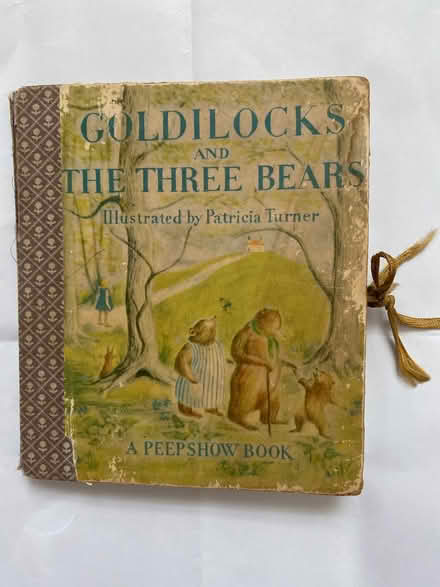 Photo of free Goldilocks & The 3 Bears Book (Cheltenham Fairview GL52) #2