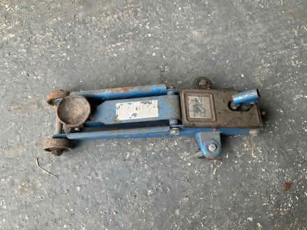 Photo of free Hydraulic jack (Broadstairs CT10) #1