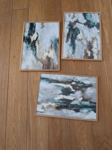 Photo of free Abstract prints in frames (W5) #1