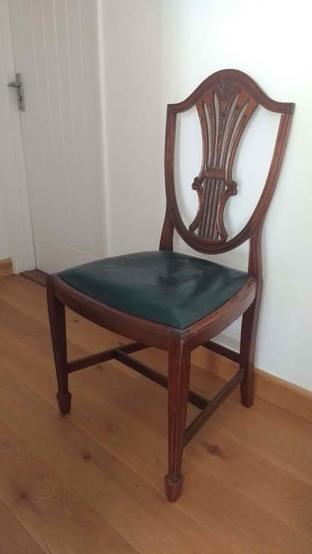 Photo of free 6 dining room chairs (Rattlesden IP30) #1