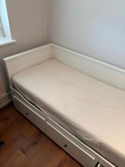 Photo of free Single bed (Swiss Cottage NW8) #3