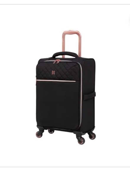 Photo of A Suitcase (N19 Archway) #1