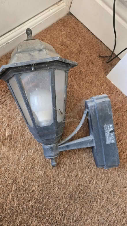 Photo of free Outside lamp (Tunbridge Wells TN4) #1