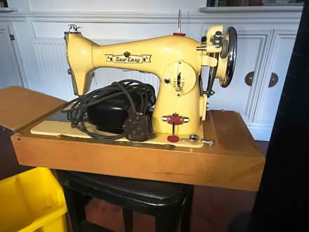 Photo of free Vintage sewing machine (Gloucester GL1) #1