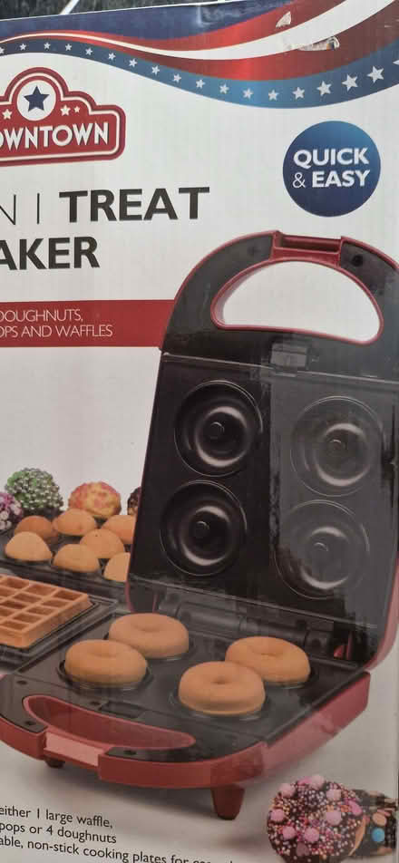 Photo of free 3 in 1 waffle/ cake pops/ doughnut maker (Stoke Park IP2) #1