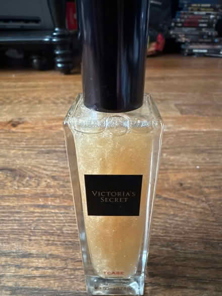 Photo of free VS Tease Shimmer Fragrance Oil (Clason Point Bronx NY) #2