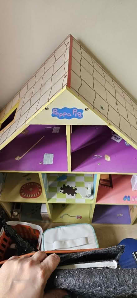 Photo of free Peppa pig doll house (Hook RG27) #1