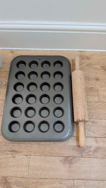 Photo of free Rolling pin and baking tray (Bernards Heath AL1) #1