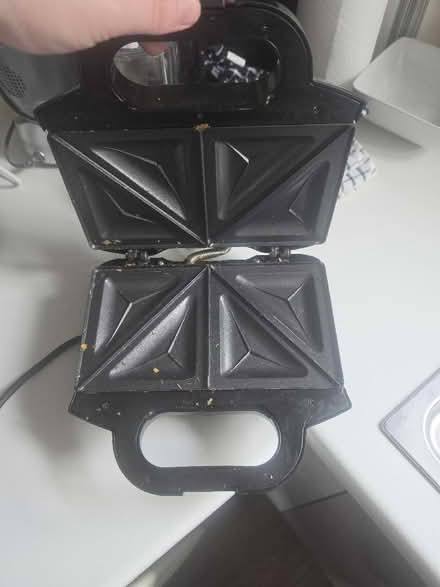 Photo of free Tesco sandwich toaster (Yate BS37) #2