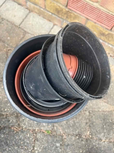 Photo of free Plant pots various sizes (Broxbourne EN10) #1