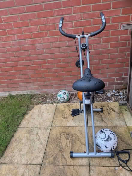 Photo of free Static exercise bike (Kingsway DE22) #1