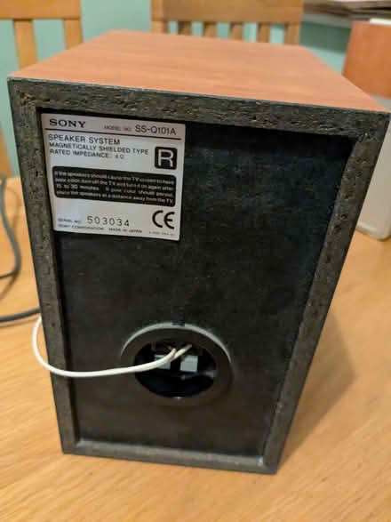 Photo of free Sony mini hifi and speakers (Wimbledon SW19) #2