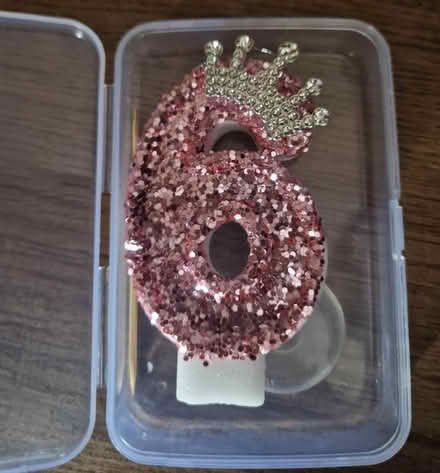 Photo of free 16 candle pirk glitter silver crown on (Elton BL8) #3