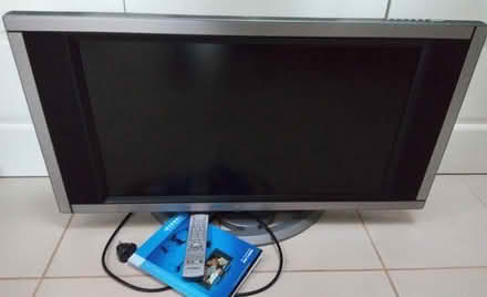 Photo of free Hyundai HQL320WR 32" TV (Cutteslowe OX2) #1