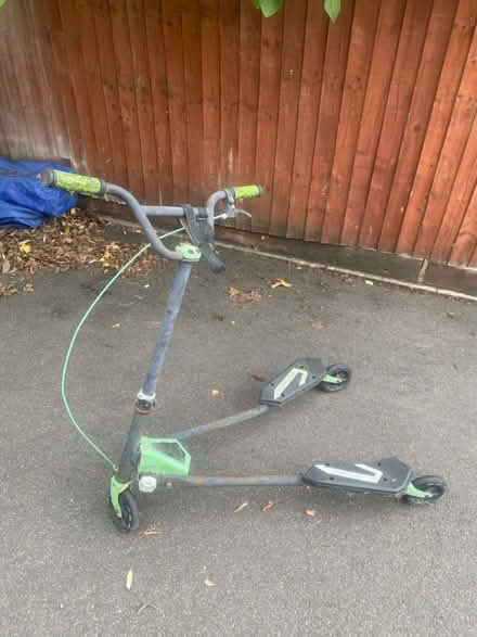 Photo of free Y-volution Carver C3 scooter (Stratford-upon-avon CV37) #1