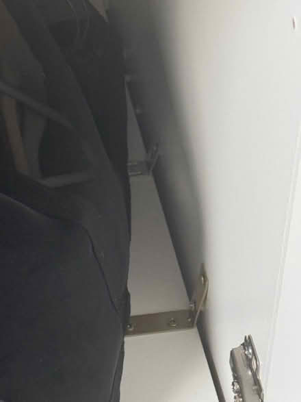 Photo of free Wardrobe for diy or parts (Mk45 1sh) #2