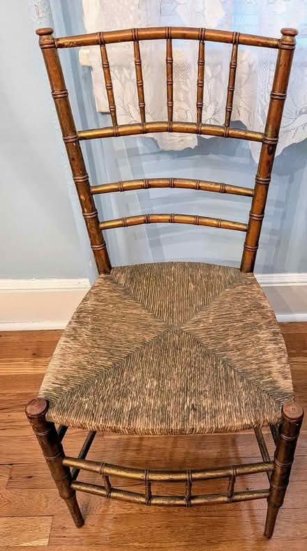 Photo of free vintage chair (Anna st in Teaneck) #1