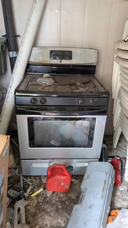 Photo of free Kenmore Gas Stove (Victoria Park & O'Connor) #1