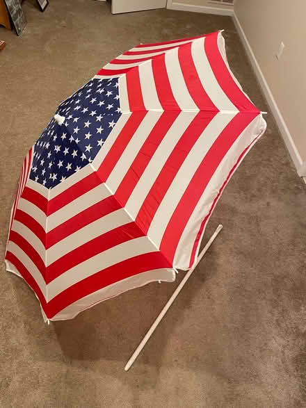 Photo of free American flag beach umbrella (Farmington, MI) #1
