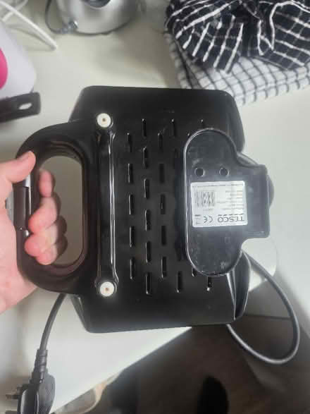 Photo of free Tesco sandwich toaster (Yate BS37) #3