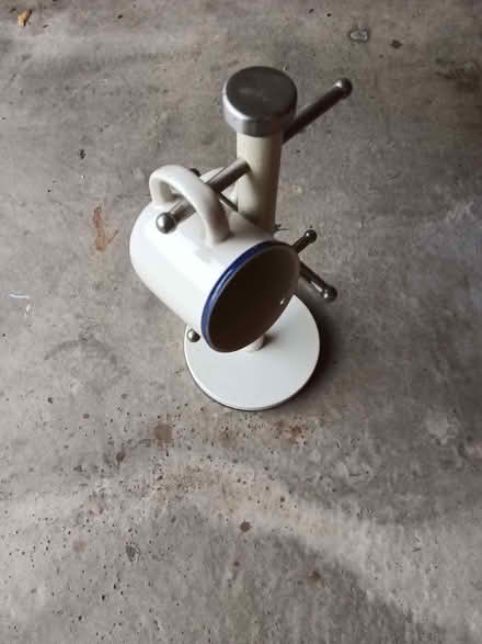 Photo of free Mug tree with mugs (Waterlooville PO8) #1