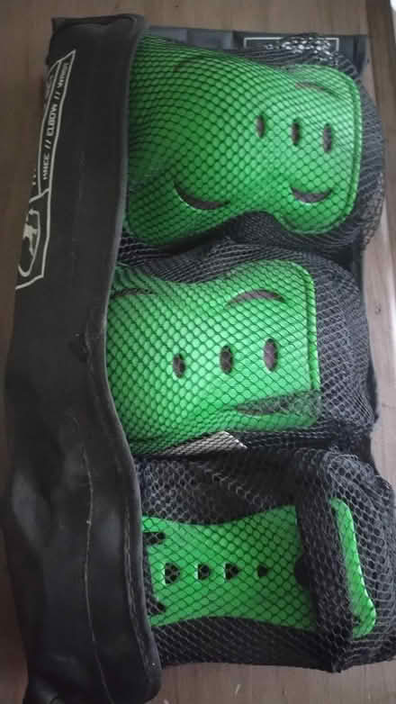 Photo of free SFR Triple Pad Set (Burley in Wharfedale LS29) #1
