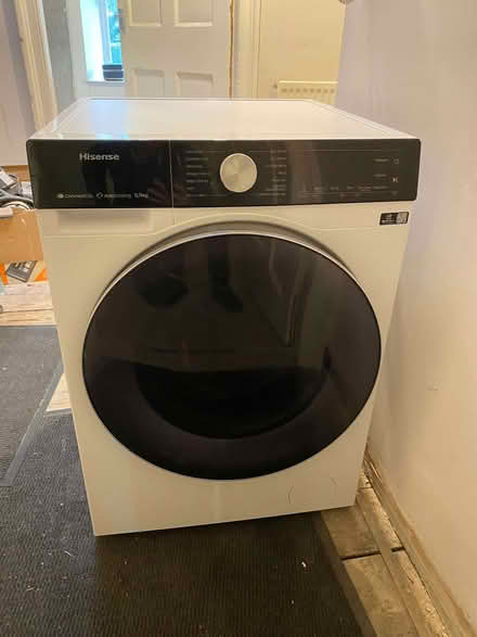 Photo of free washer/dryer (Southside EH8) #1