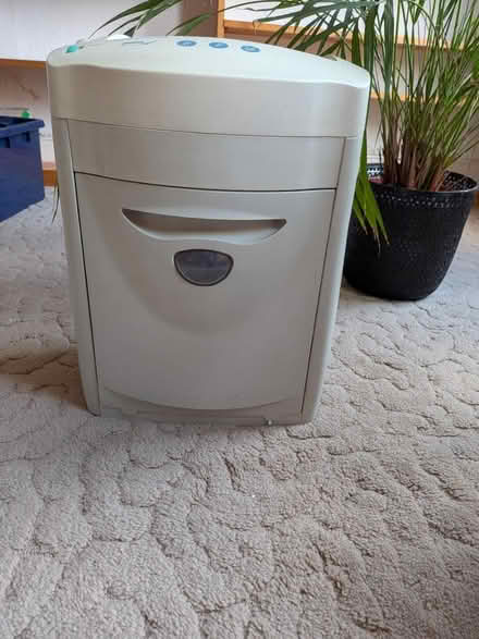 Photo of free Paper Shredder (Lakes Estate N13) #1