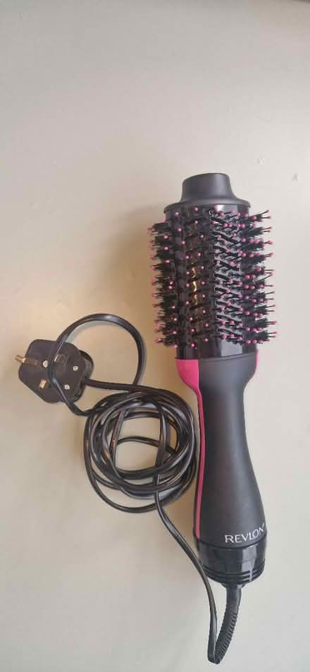 Photo of free Revlon big blow brush (De217ra spondon) #1