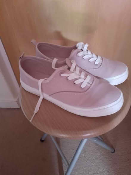 Photo of free M&S pumps (Barnard's Green WR14) #1