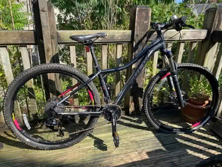 Photo of free Women’s mountain bike (Kendal LA9) #1