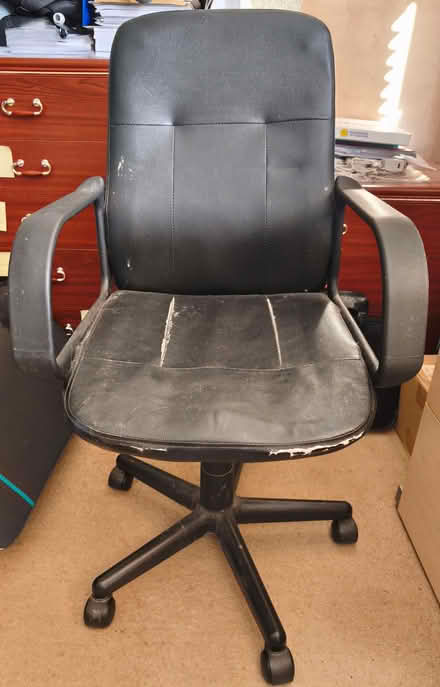 Photo of free Black office / computer chair with arms (Kirkley NR33) #1