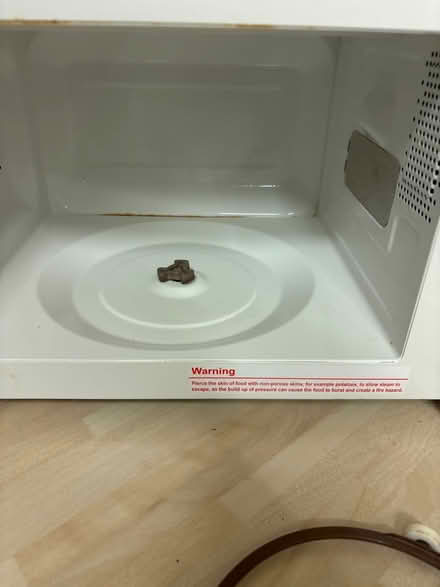 Photo of free Microwave (Calcot RG31 7ZU) #4