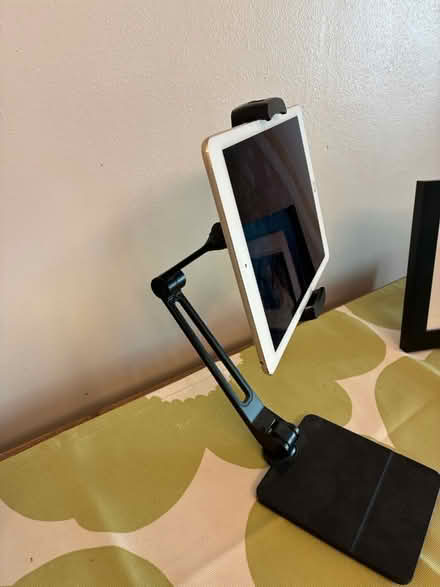 Photo of free Tablet Stand (North Seattle (Roosevelt)) #1