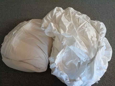 Photo of free Super king duvet cover and sheet (Southsea PO7) #1